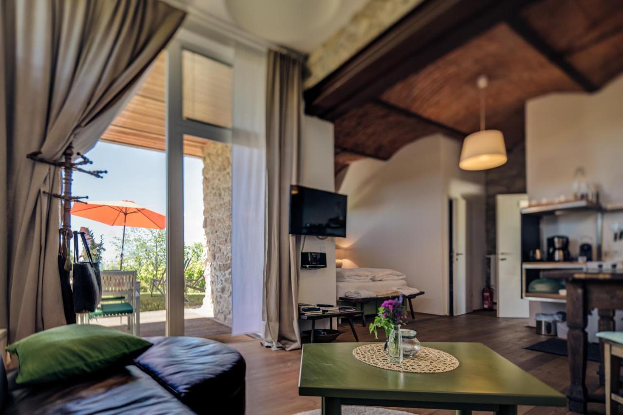 Winzarei, Weingut Tement Villa Berghausen Exteriör bild