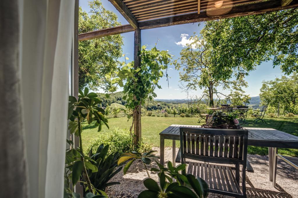 Winzarei, Weingut Tement Villa Berghausen Exteriör bild